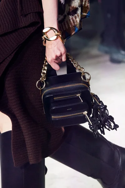 Look 27